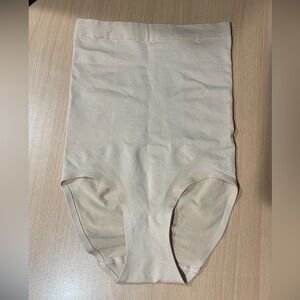 😀Jockey High Waisted Neutral Shapewear Briefs